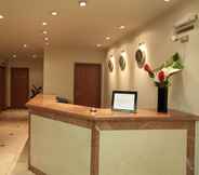 Lobi 4 Hotel Moncloa