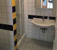 In-room Bathroom 4 AJO Vienna Garden - Contactless Check-in