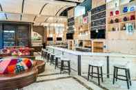 Bar, Cafe and Lounge TRYP by Wyndham New York City Times Square / Midtown