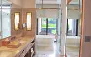 Phòng tắm bên trong 4 Hyatt Regency Danang Resort and Spa