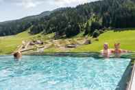 Swimming Pool Hotel Bacher Asitzstubn