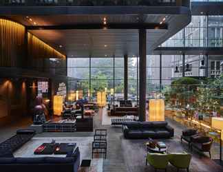 Lobi 2 Conservatorium Hotel