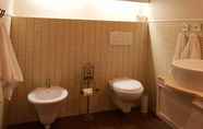 In-room Bathroom 6 Pensjonat Afrodyta Spa