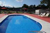 Swimming Pool Gorham Motor Inn