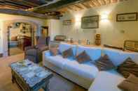 Common Space Country House Federico I