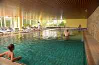 สระว่ายน้ำ Hotel Kaiseralm