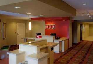 Lobi 4 TownePlace Suites by Marriott Vincennes