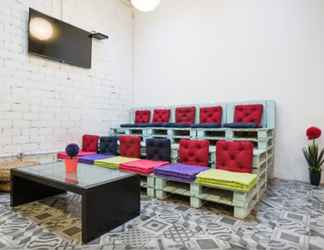 Lobi 2 Feel Hostels Soho Malaga