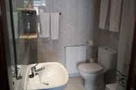 Toilet Kamar Hostal Sancho Garcia