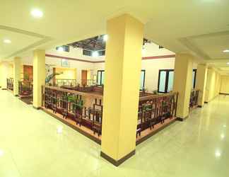 Lobi 2 Hotel Preethi Classic Towers