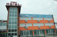 Bên ngoài Tisza Corner Hotel