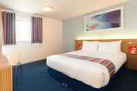 Bedroom Travelodge Manchester Upper Brook Street