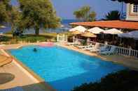 Swimming Pool Hotel Polat Riva