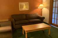 Common Space Regency Inn And Suites