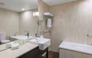 In-room Bathroom 6 RACV Hobart Hotel