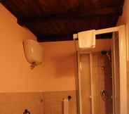 In-room Bathroom 2 Residenza La Torre