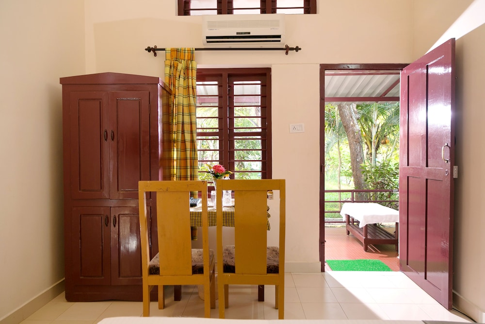 Kamar Tidur 7 Illikkalam Lakeside Cottages