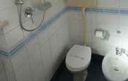 Toilet Kamar 4 Hotel Abamar