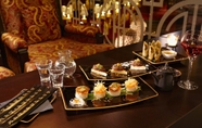 ร้านอาหาร 7 Buddha-Bar Hotel Budapest Klotild Palace