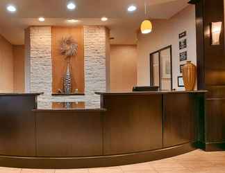 Lobi 2 Best Western Plus Lytle Inn & Suites