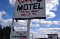 Exterior Penny's Motel