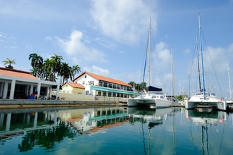 Bangunan 4 Marina Hotel at Shelter Bay