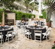 Restaurant 6 Royal Palm South Beach Miami, a Tribute Portfolio Resort