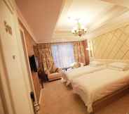 Bedroom 6 Legend Hotel