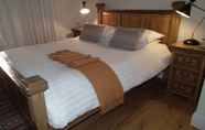 Kamar Tidur 3 The Kingsley at Eversley