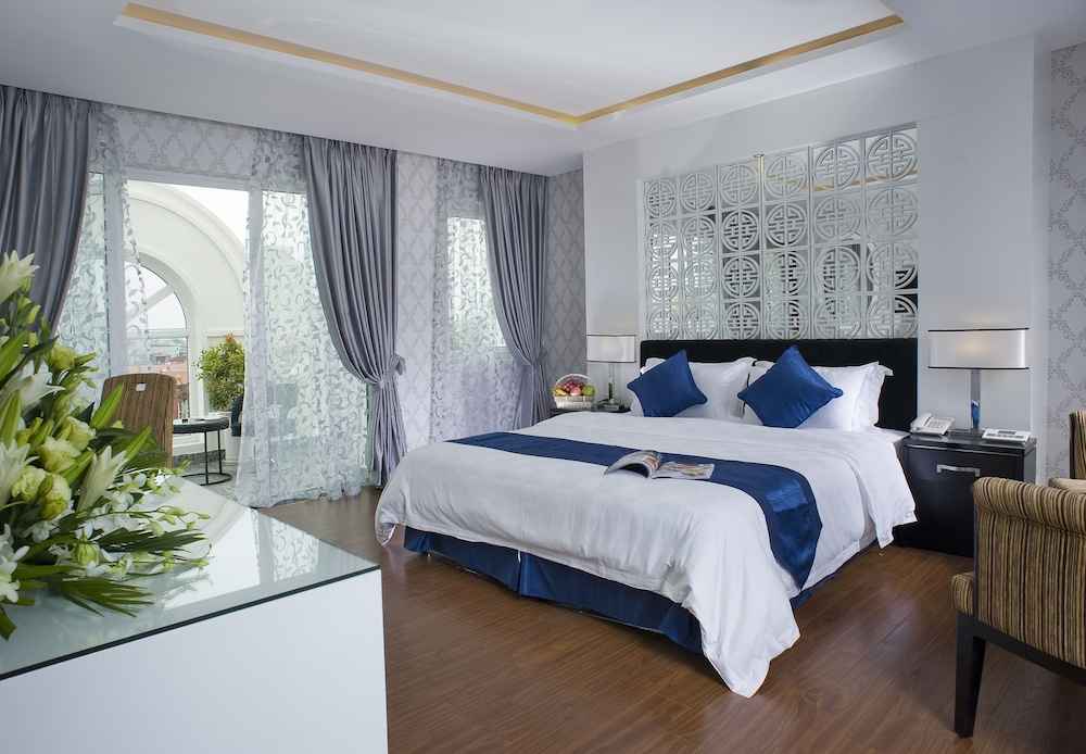 Giá Phòng Khách Sạn Church Boutique Hàng Gai (Church Boutique Hotel Hang  Gai), Hàng Gai Từ 15-02-2023 Đến 16-02-2023