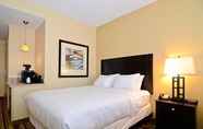 Bilik Tidur 2 Hampton Inn Oak Grove Fort Campbell