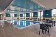 Swimming Pool Hampton Inn Oak Grove Fort Campbell