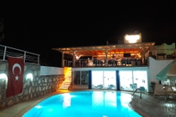 Swimming Pool Ministar Hotel