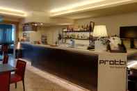 Bar, Kafe, dan Lounge Albergo Ristorante Protti