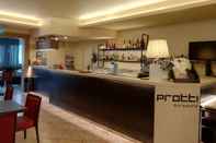 Bar, Cafe and Lounge Albergo Ristorante Protti