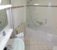 In-room Bathroom 7 Hotel Princenhof