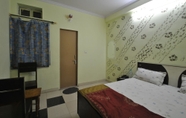 Bedroom 7 Hotel Satkar