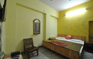 Bedroom 4 Hotel Satkar