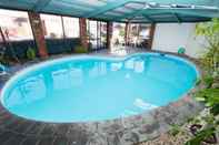 Kolam Renang Alton Lodge Motel