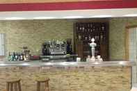 Bar, Kafe, dan Lounge Hostal Meseguer