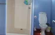 In-room Bathroom 7 Anchorage Weipa