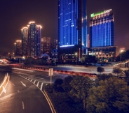 Nearby View and Attractions 3 Holiday Inn Express Chongqing Guanyinqiao, an IHG Hotel