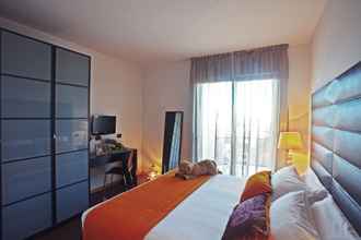 Kamar Tidur 4 D-Place Hotel & Suite