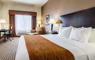 Kamar Tidur 5 Comfort Inn & Suites Lawrence - University Area