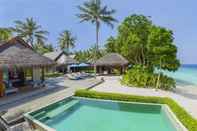 Swimming Pool Dusit Thani Maldives