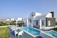 Kolam Renang Santorini Princess Presidential Suites