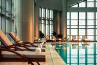 Swimming Pool Renaissance Huizhou Hotel