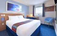 Bedroom 3 Travelodge London Ealing