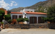 Bên ngoài 2 Athina Villas