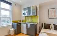 Kamar Tidur 5 St James House Serviced Apartments